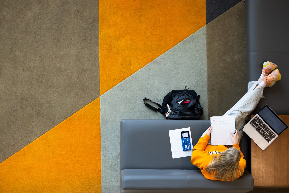 College of Communication & Information Online BSCI Program Earns National Recognition from Forbes 